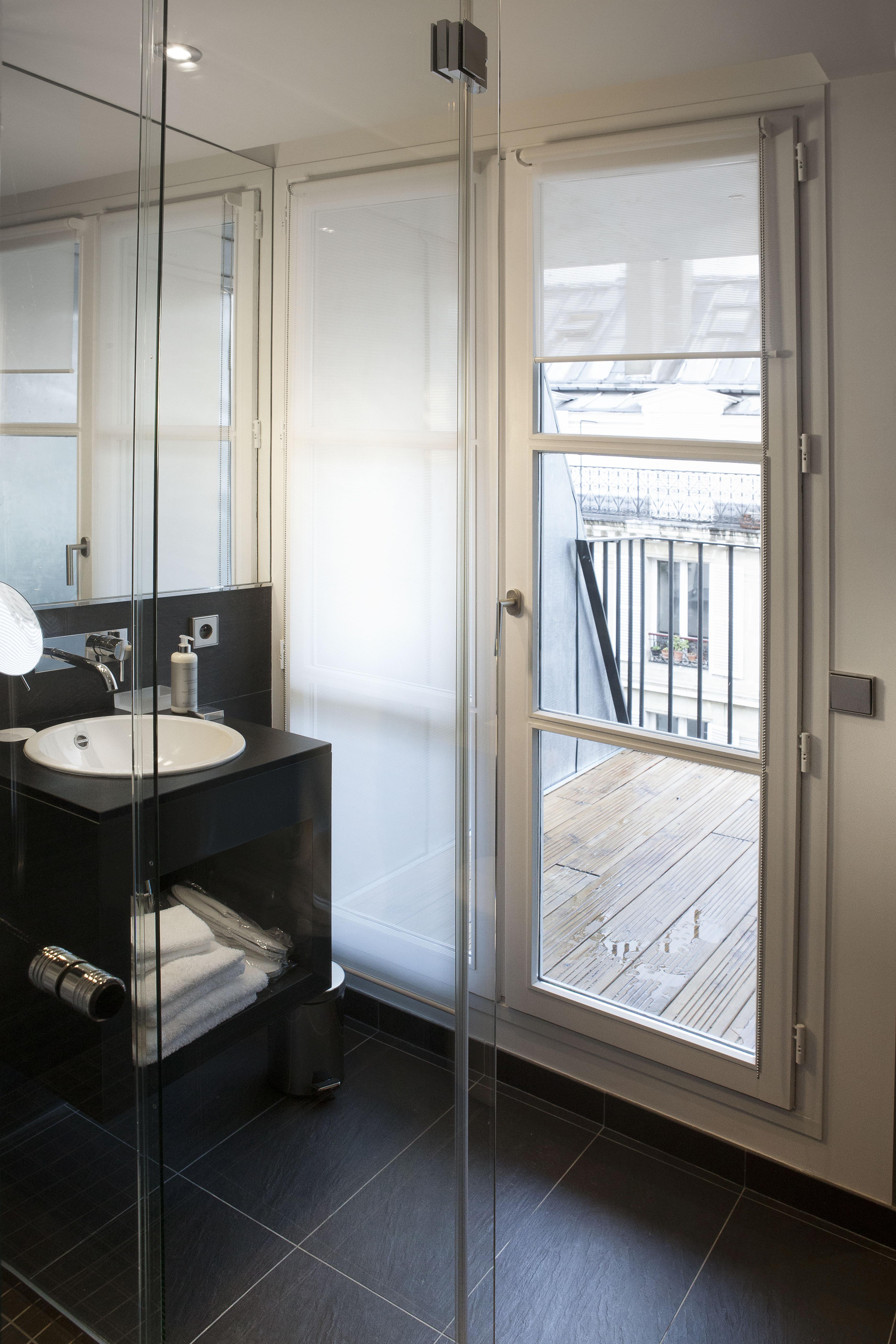 La Lanterne & By Timhotel Parijs