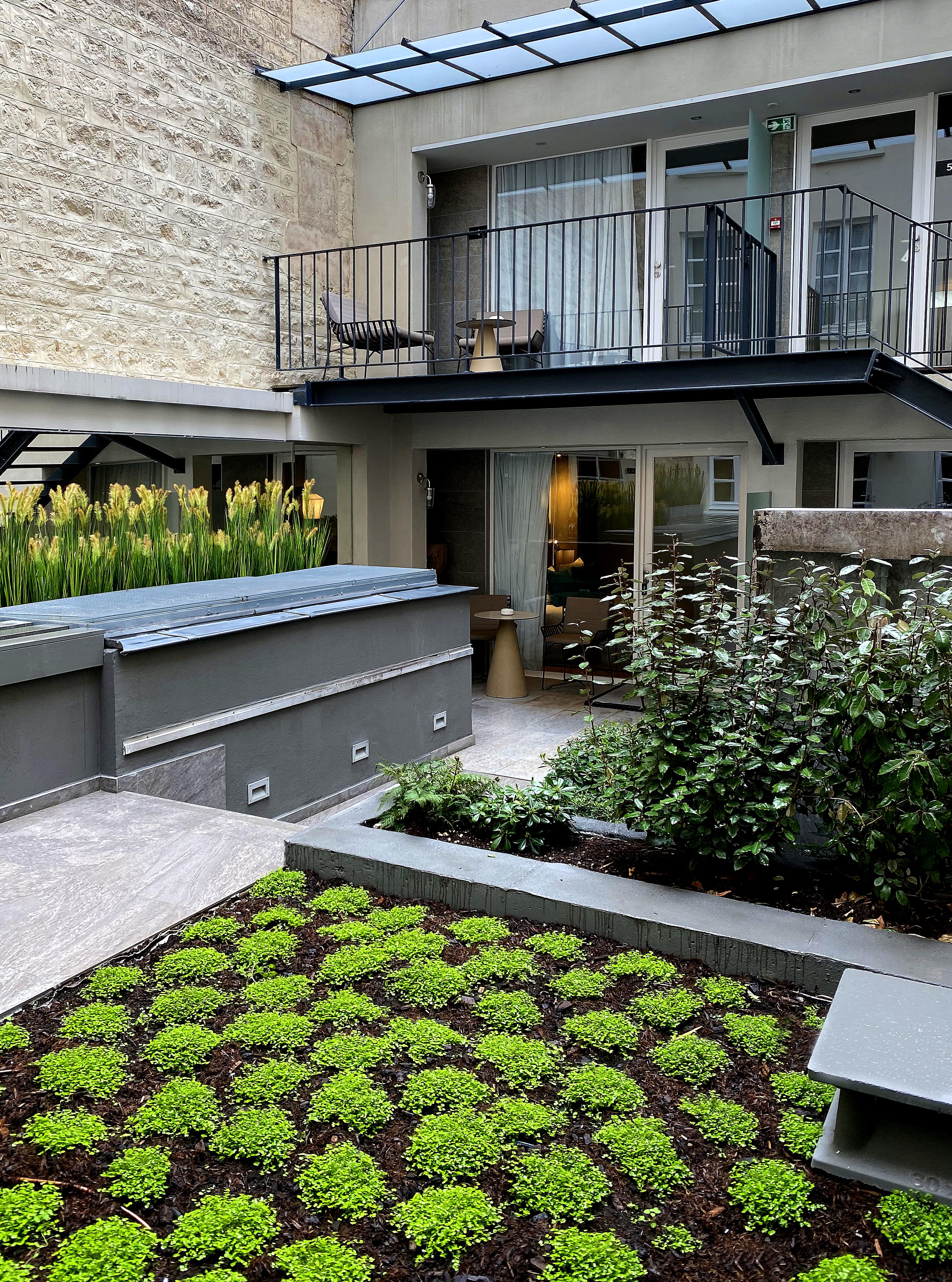 La Lanterne & By Timhotel Parijs